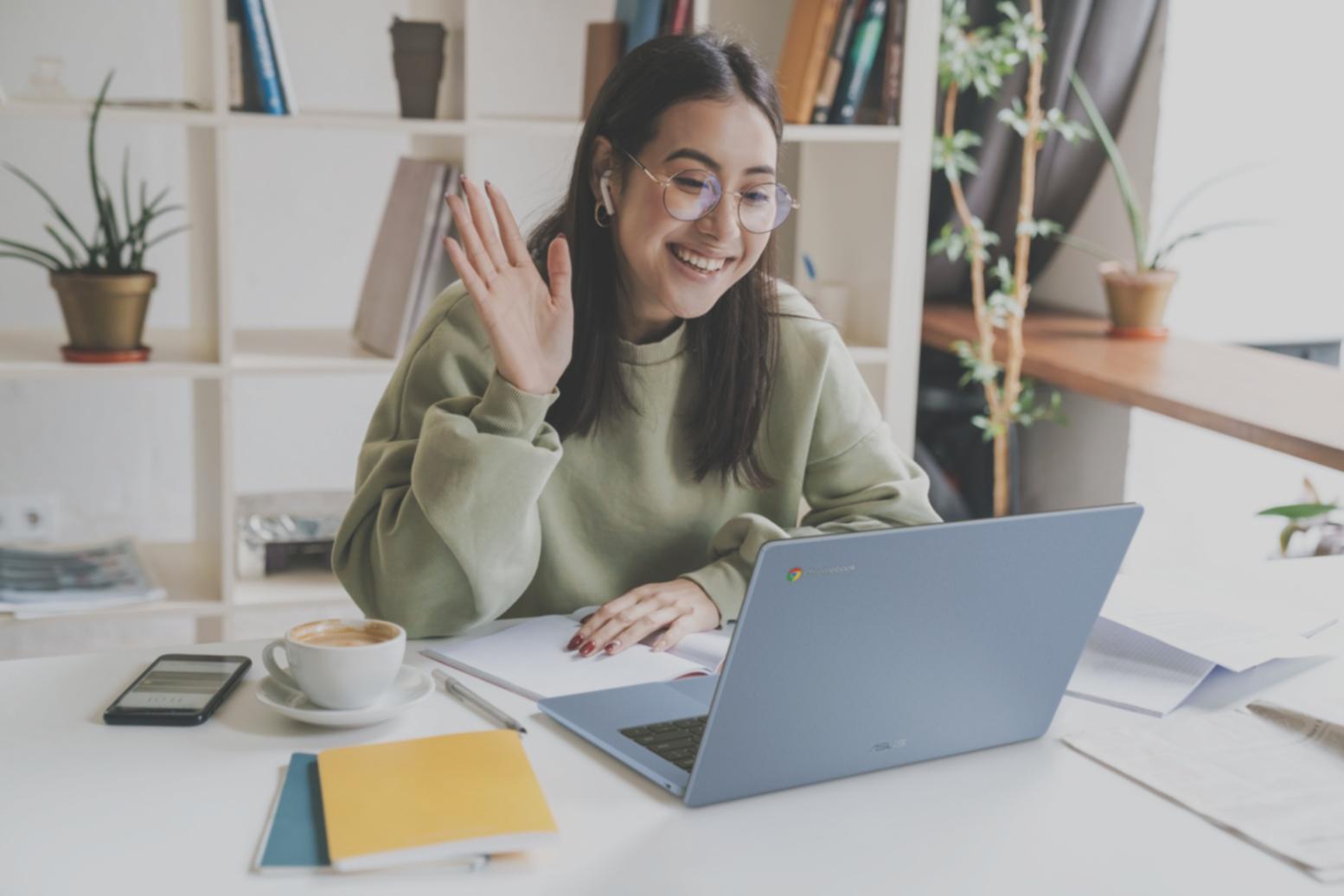 Interactive webinar session with participants discussing financial strategies